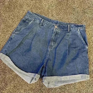 SHEIN Woman’s Pleated Blue Denim 90’s Jean Shorts Cuffed Casual Summer Picnic